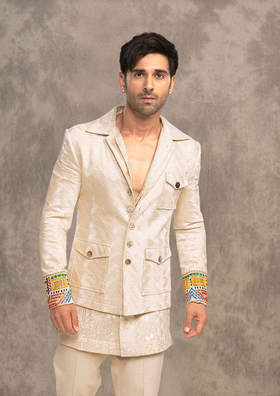 Twamev Men Off White Crepe Self Weave Resham Embroidered Kurta Bomber Jacket Set