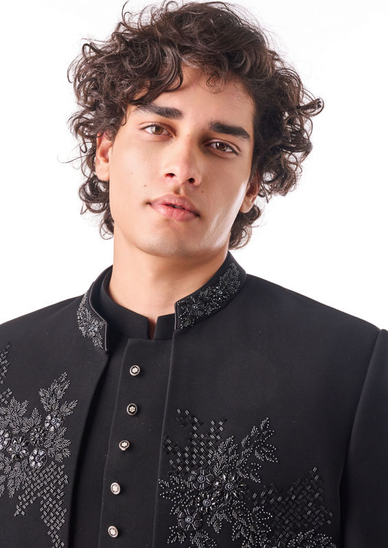 Twamev Men Black Zardosi Jodhpuri