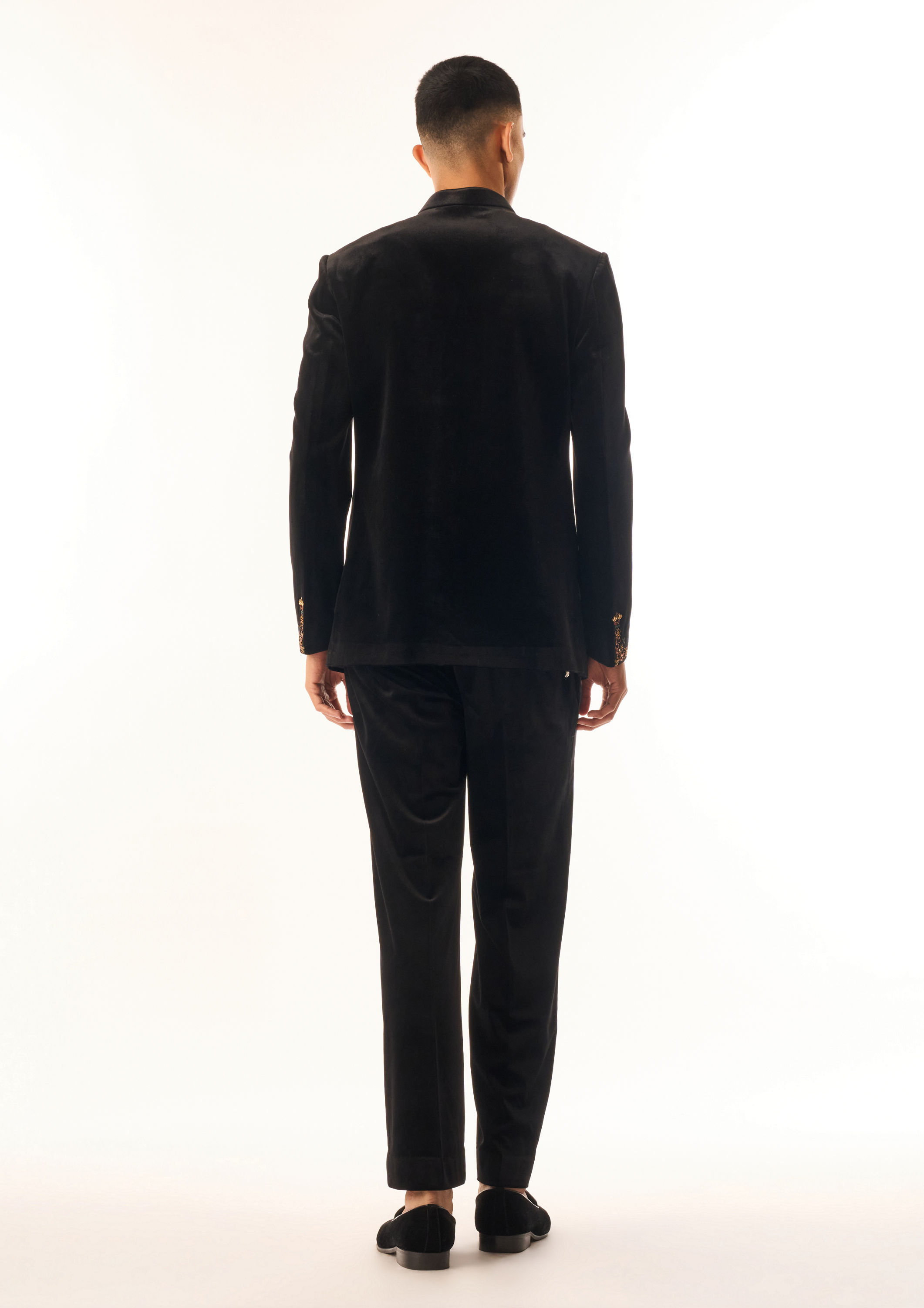 Twamev Men Black Velvet Jodhpuri Set with Embroidery