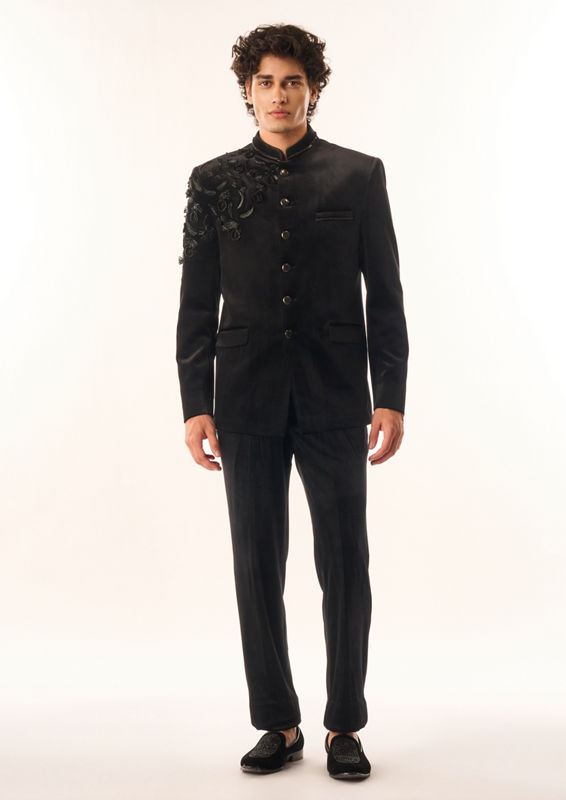 Twamev Men Black Velvet Jodhpuri Set with Embroidery