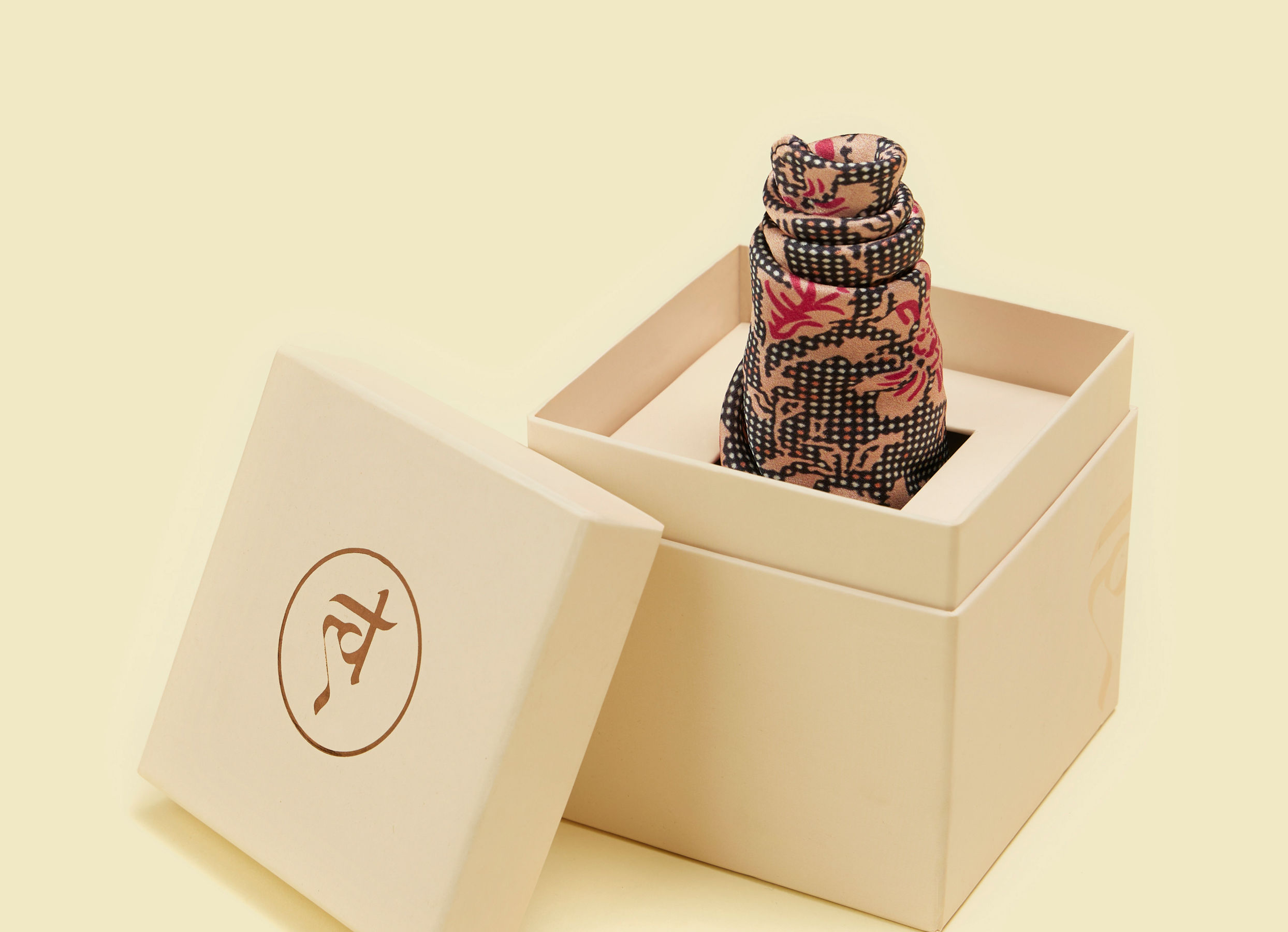 Twamev Men Gorgeous Pink Satin Pocket Square