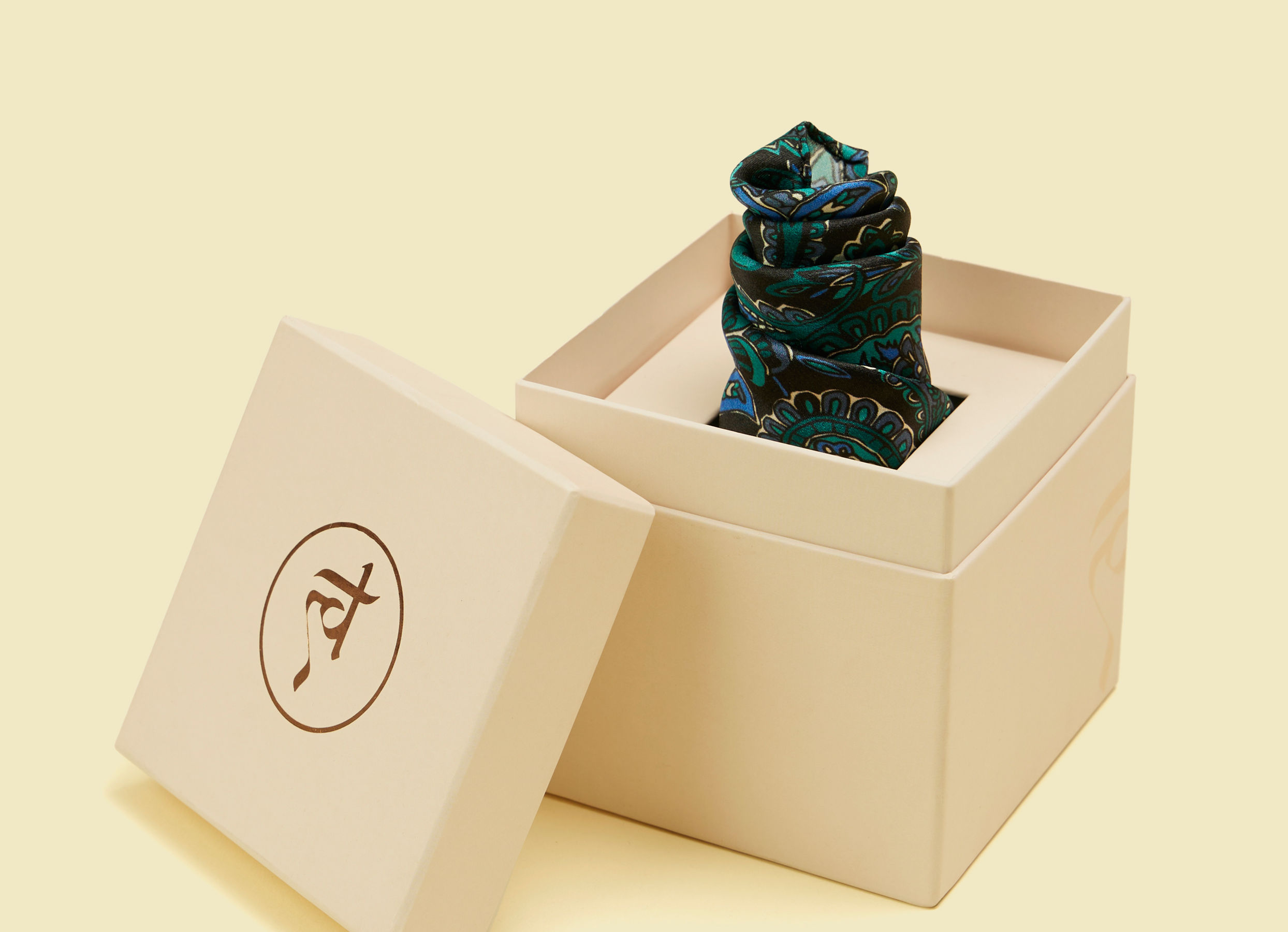 Twamev Men Glamorous Black Satin Pocket Square