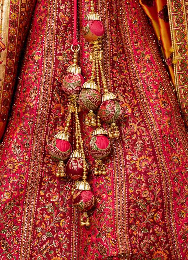 Mohey Women Rani Pink Bel Buti Patterned Benarasi Lehenga