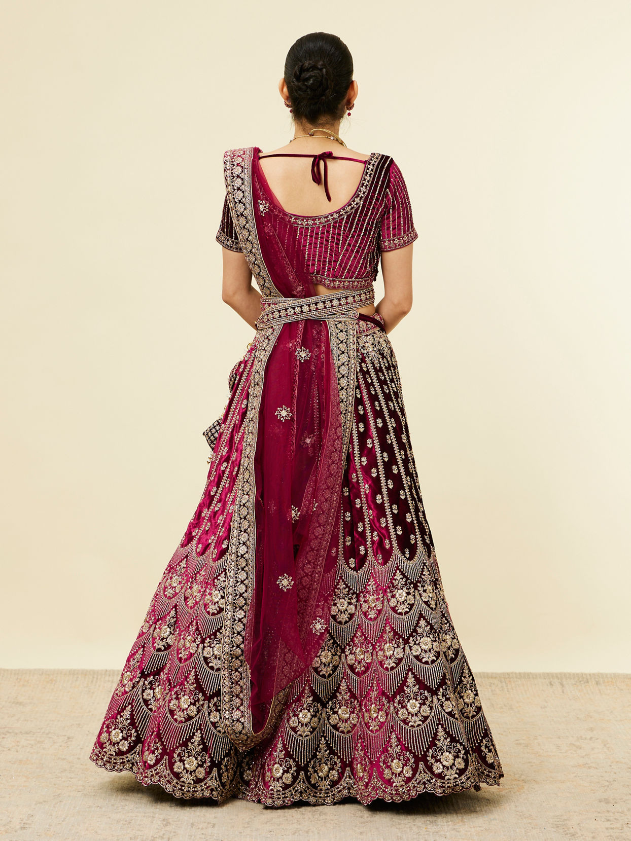 alt message - Mohey Women Wine Floral Embroidered Lehenga with Stone Work image number 4