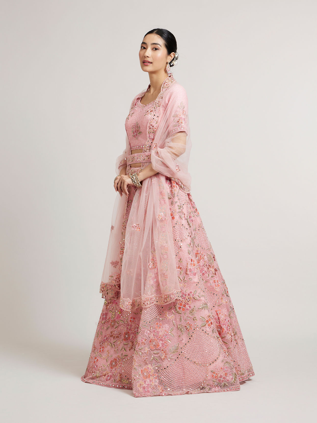 alt message - Mohey Women Pink Blossoms Bridal Lehenga image number 2