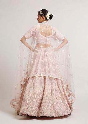 alt message - Mohey Women Blush Pink Floral Embroidered Lehenga with Sequin and Rhinestone Embellishment image number 5