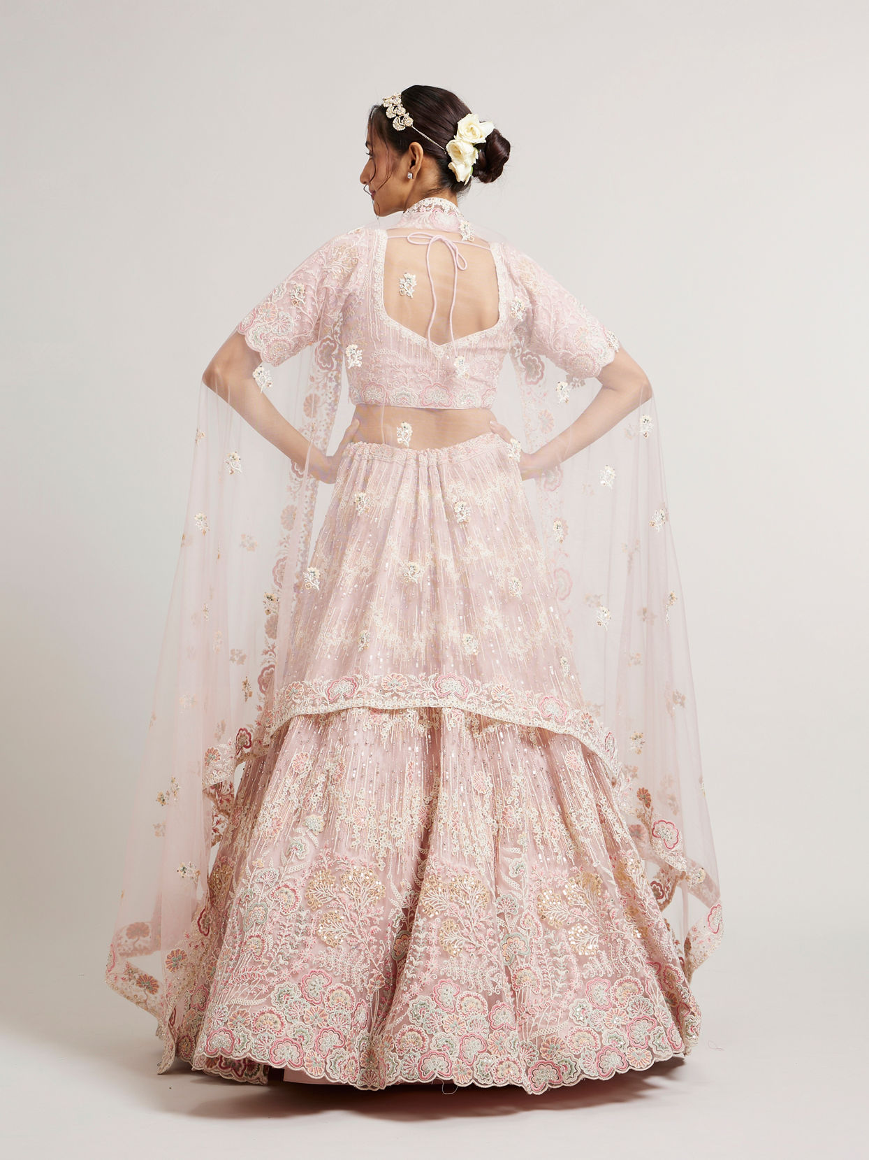 alt message - Mohey Women Blush Pink Floral Embroidered Lehenga with Sequin and Rhinestone Embellishment image number 5