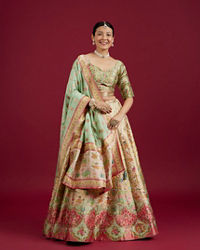 Mohey Women Creamy Elegance Lehenga