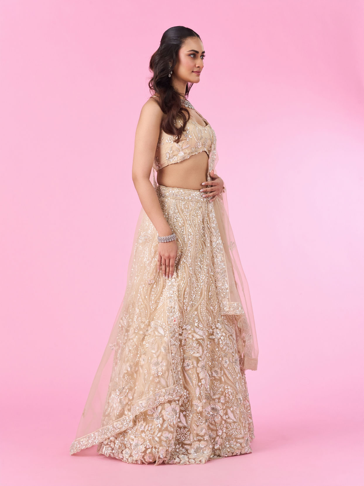 Mohey Women Cream Splendour Net Lehenga