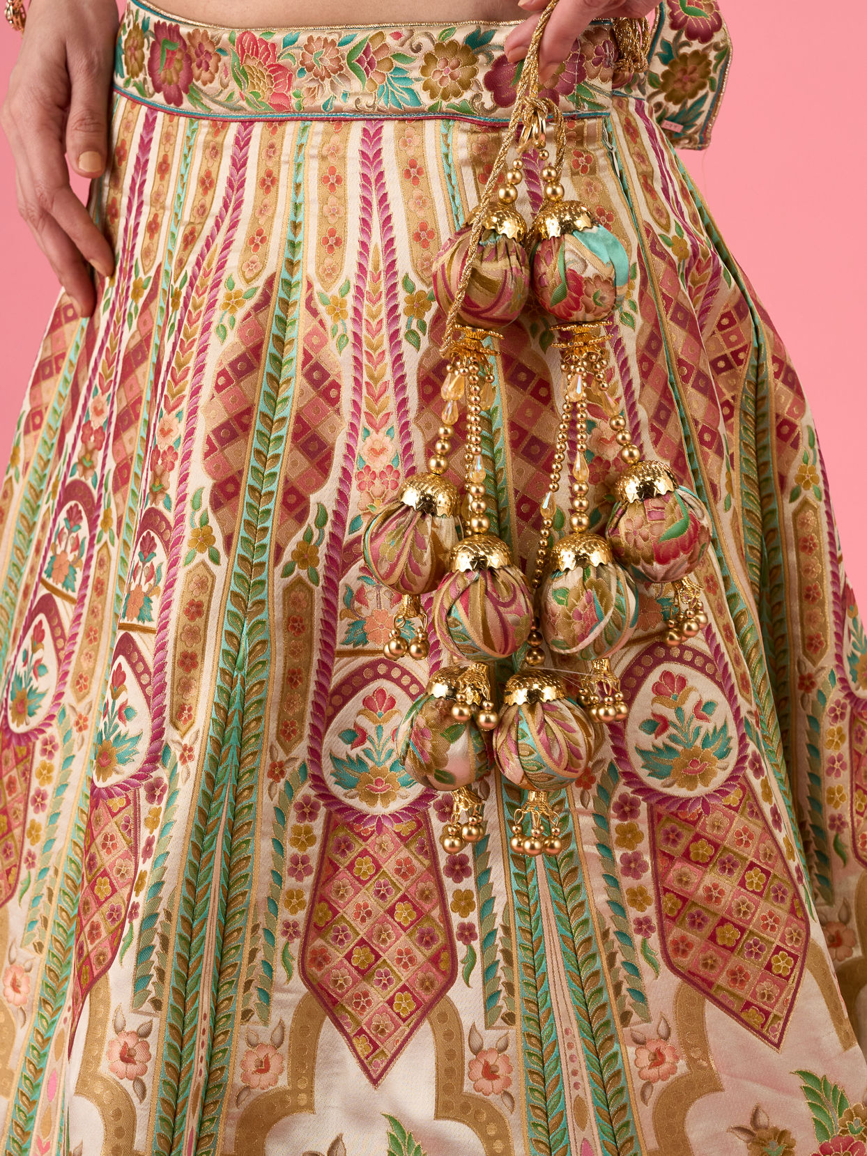 Mohey Women Radiant Cream Lehenga Ensemble