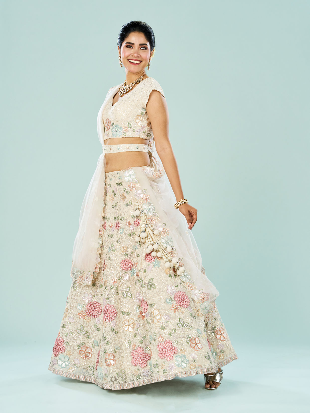 Mohey Women Classic Cream Majesty Semi Bridal Lehenga