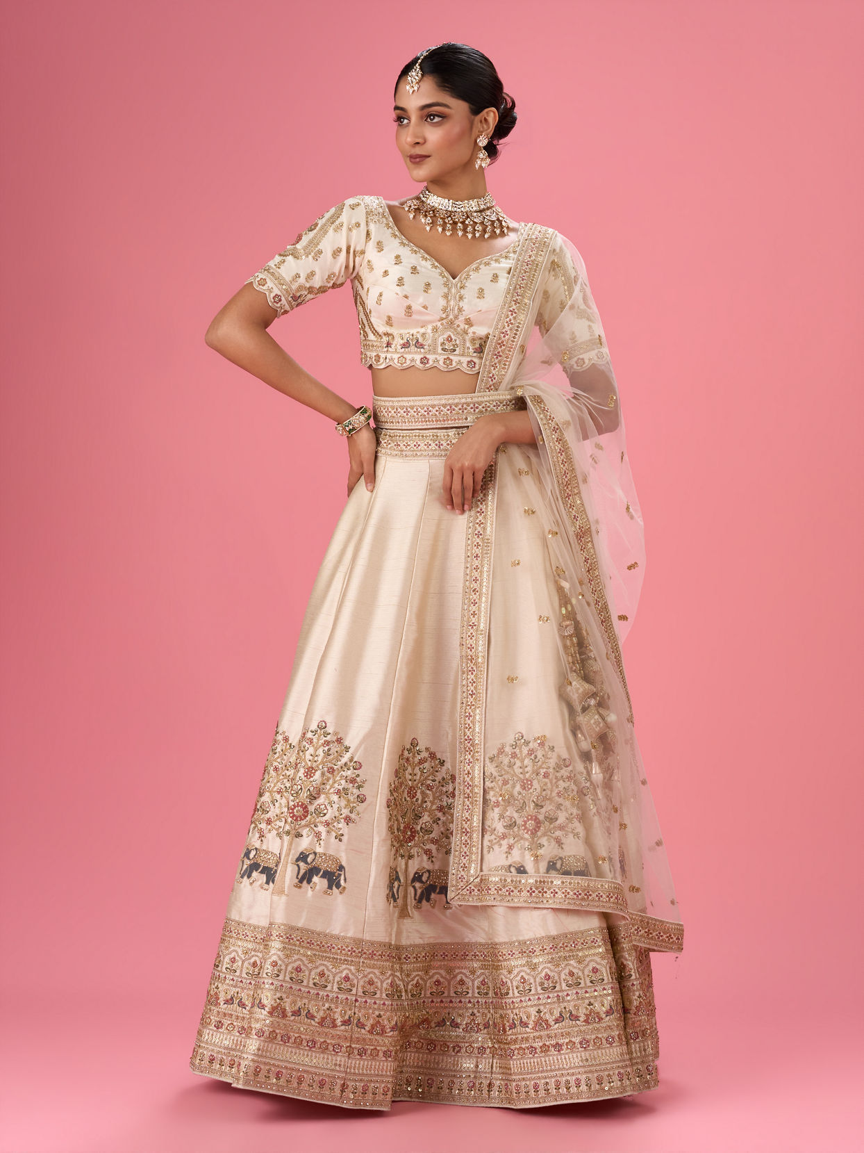 Mohey Women Cream Classic Lehenga