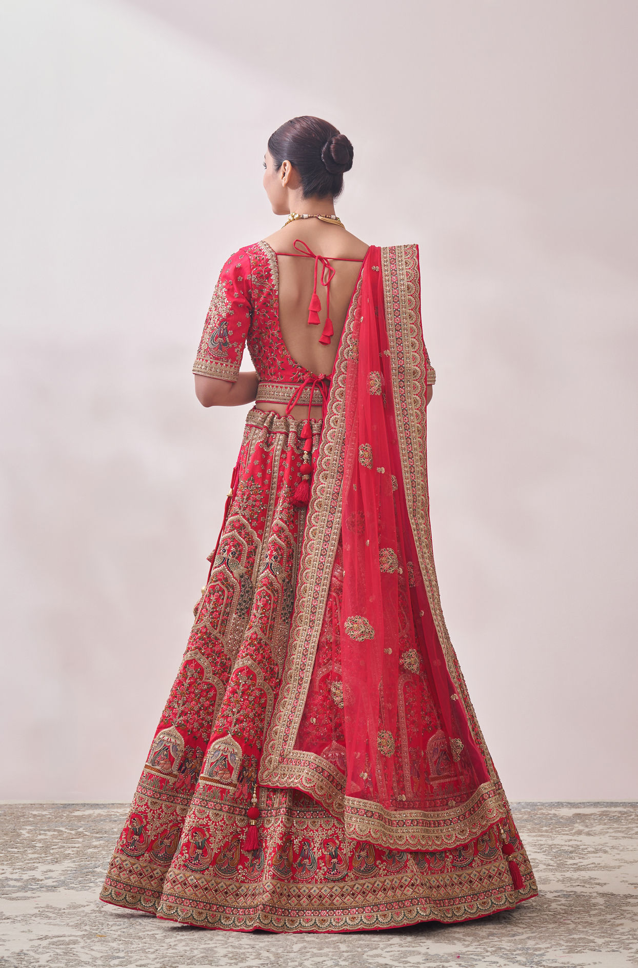 alt message - Mohey Women Ruby Red Imperial Patterned Bridal Lehenga image number 3