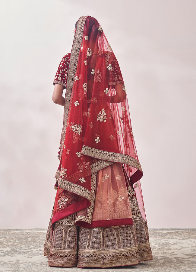 alt message - Mohey Women Cabernet Red Botanical Patterned Bridal Lehenga image number 3