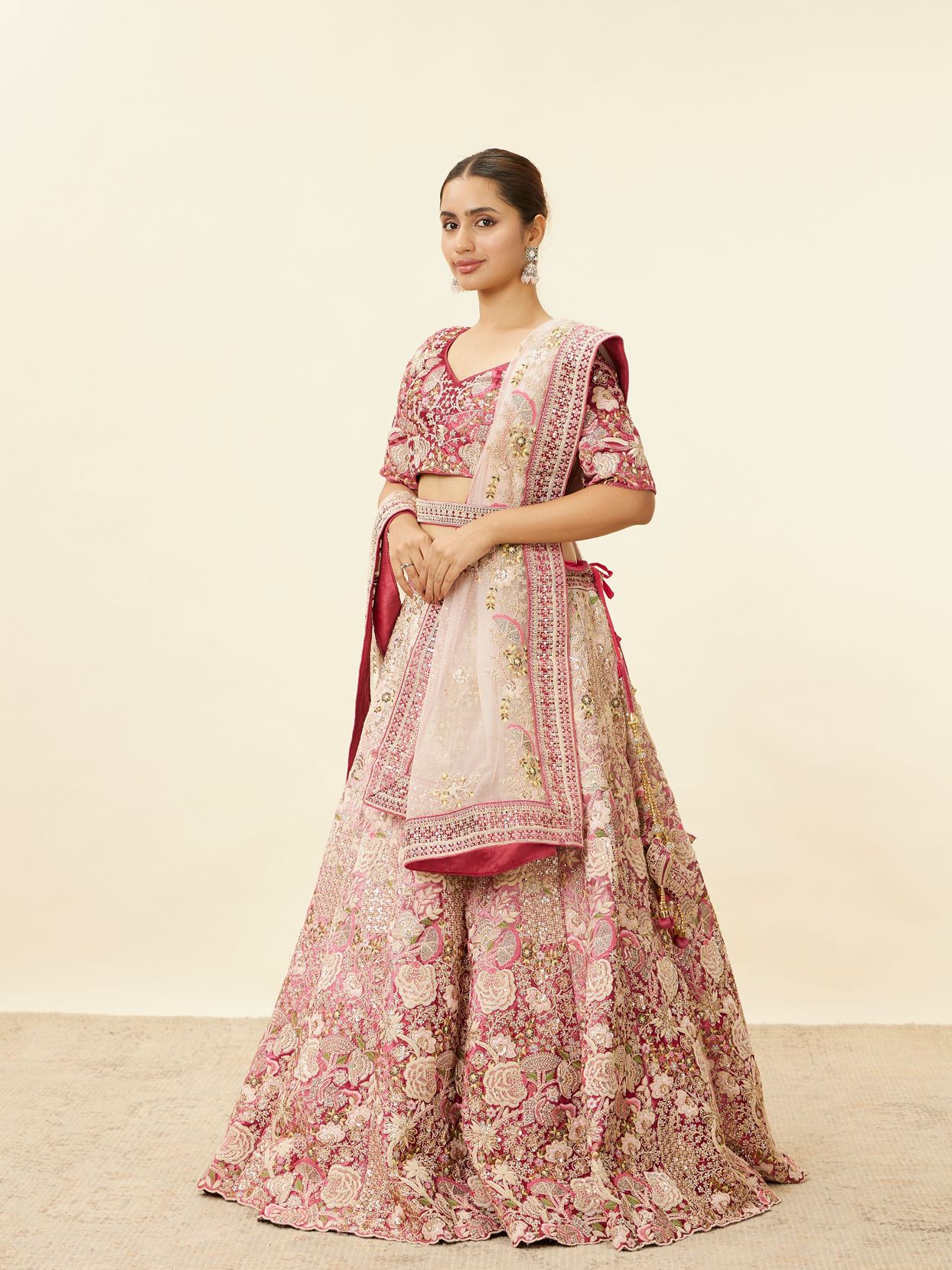 alt message - Mohey Women Berry Pink Floral Embroidered Bridal Lehenga image number 2