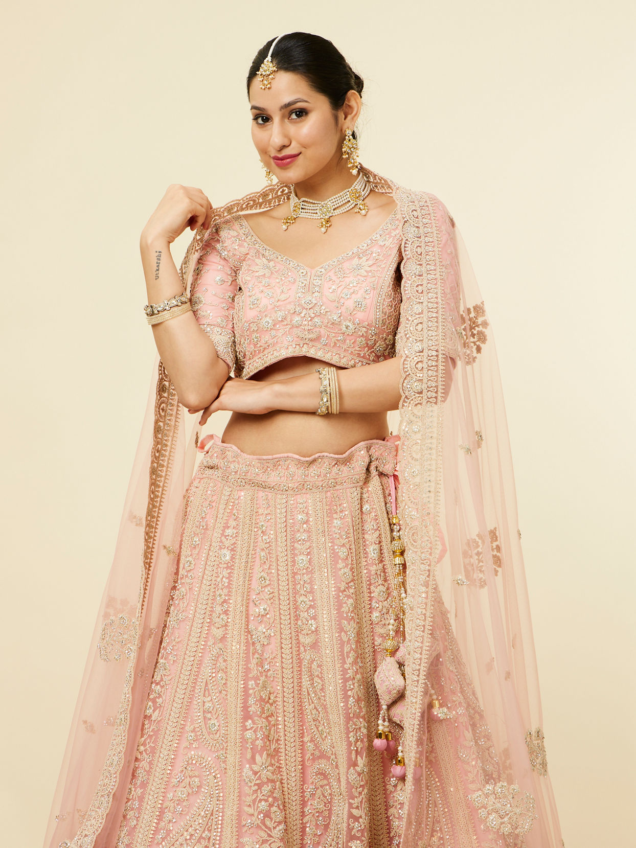 alt message - Mohey Women Light Pink Imperial Paisley Patterned Lehenga image number 1