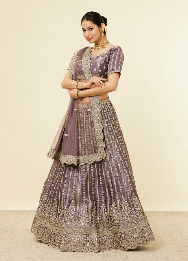 alt message - Mohey Women Purple Floral Aari Embroidered Lehenga image number 2