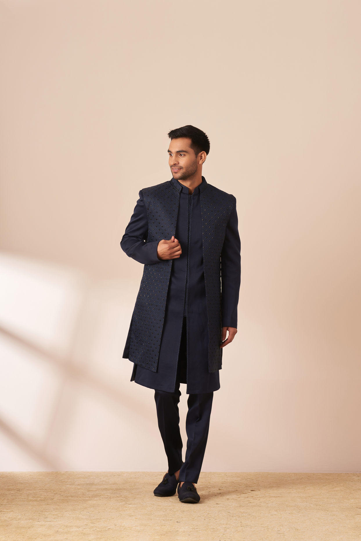 alt message - Manyavar Men Dark Blue Embellished Jacket Style Indo Western image number 1