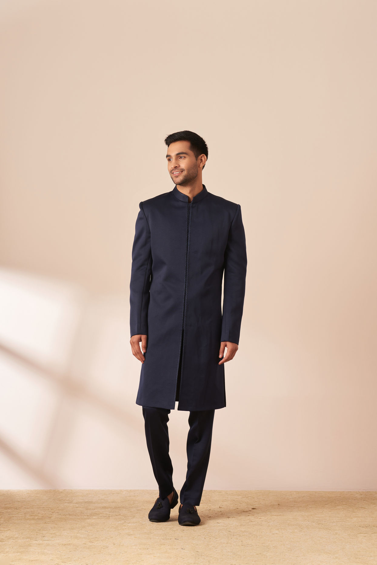 alt message - Manyavar Men Dark Blue Embellished Jacket Style Indo Western image number 2