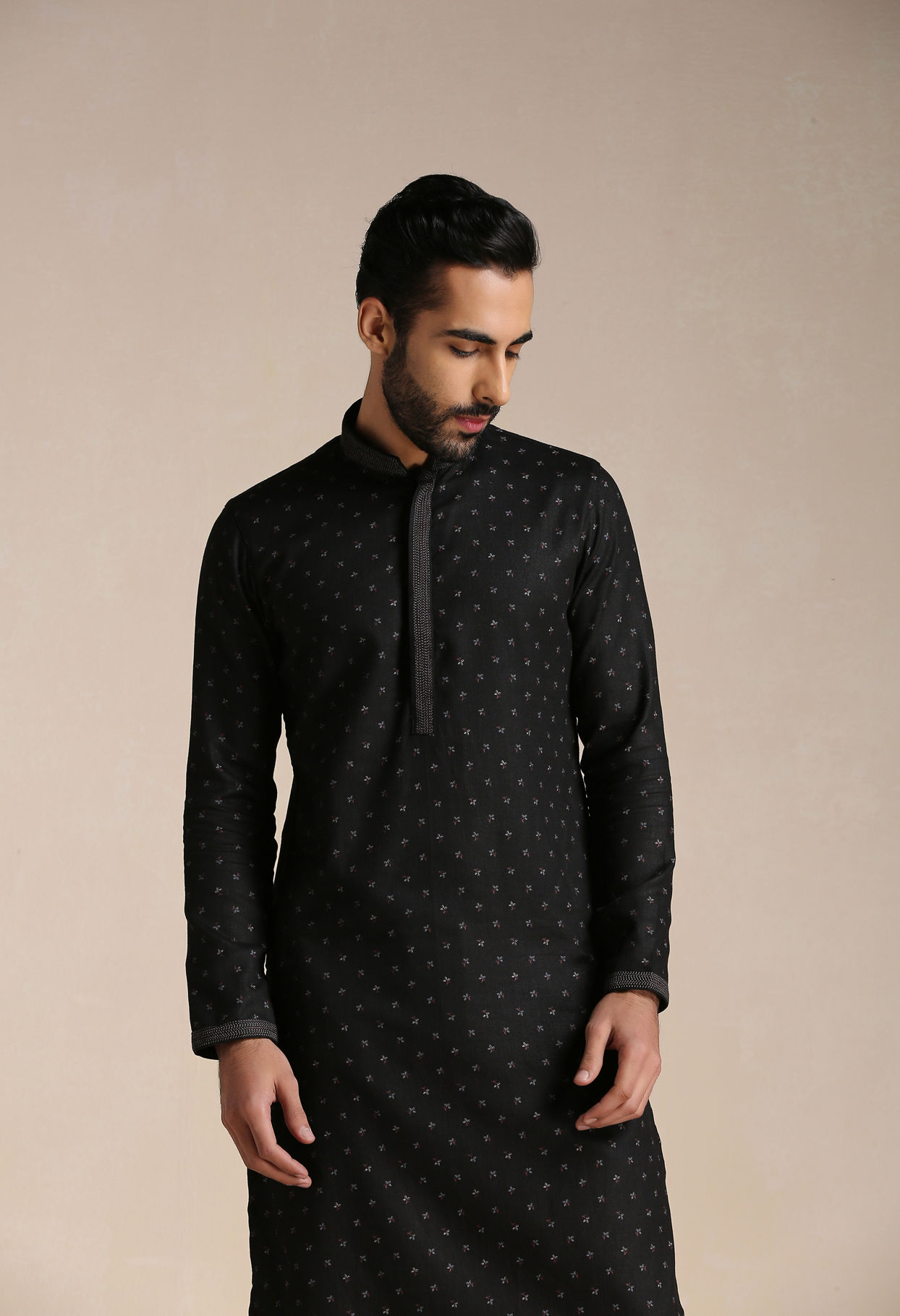 alt message - Manyavar Men Charcoal Black Printed Kurta Set image number 0