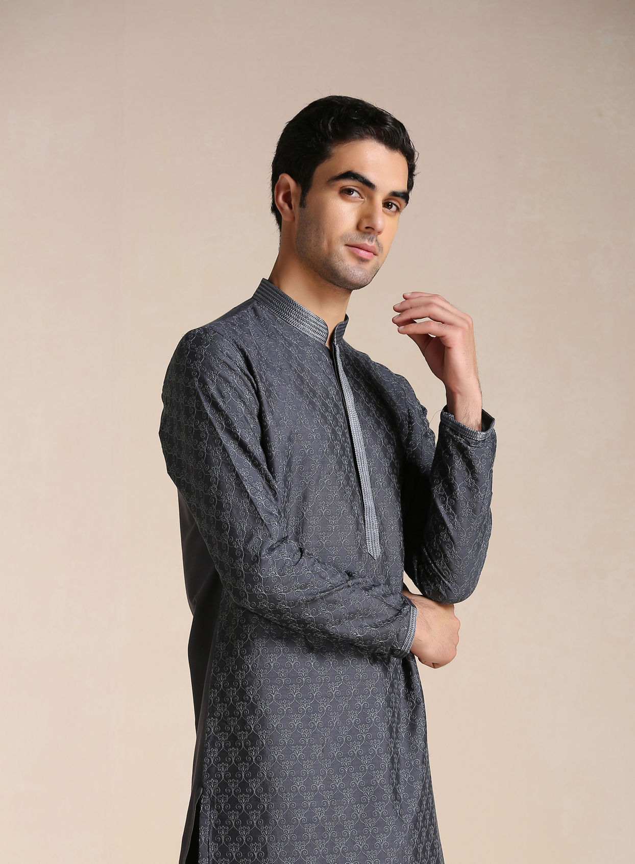 alt message - Manyavar Men Anchor Grey Patterned Kurta Set image number 0