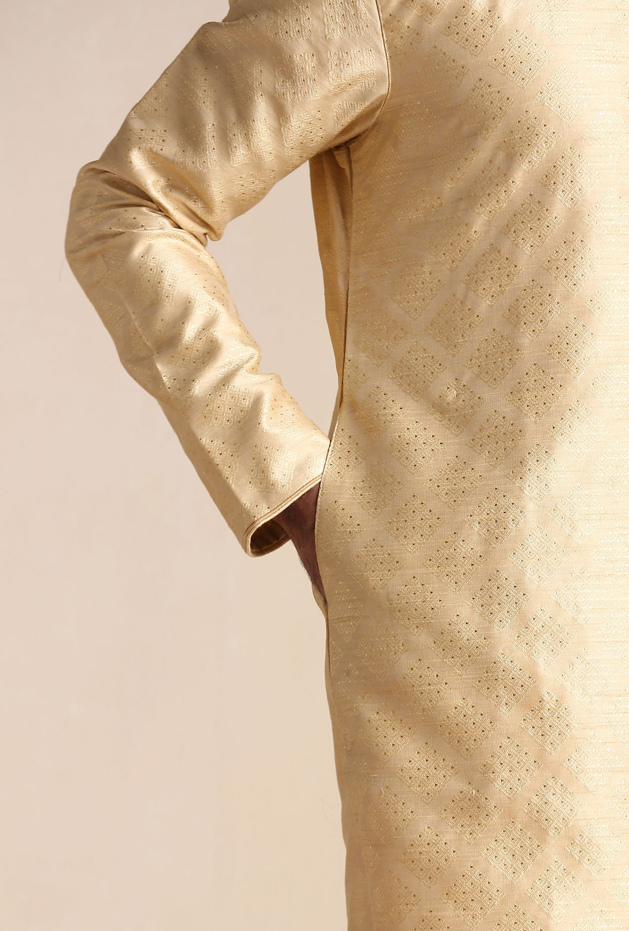 alt message - Manyavar Men Golden Beige Self-Patterned Kurta Set image number 2