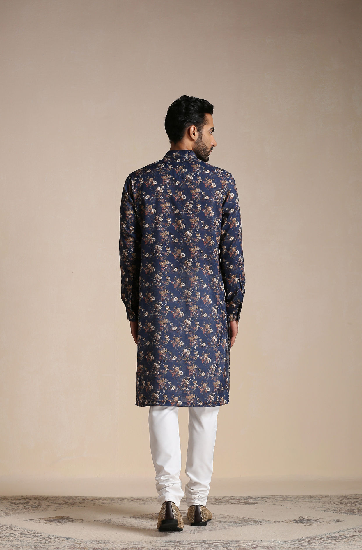Manyavar Men Dazzling Blue Floral Print Kurta