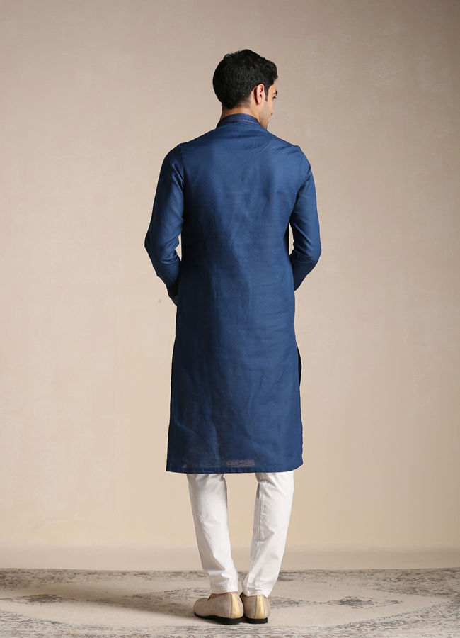 alt message - Manyavar Men Plain Blue Cotton Kurta image number 3