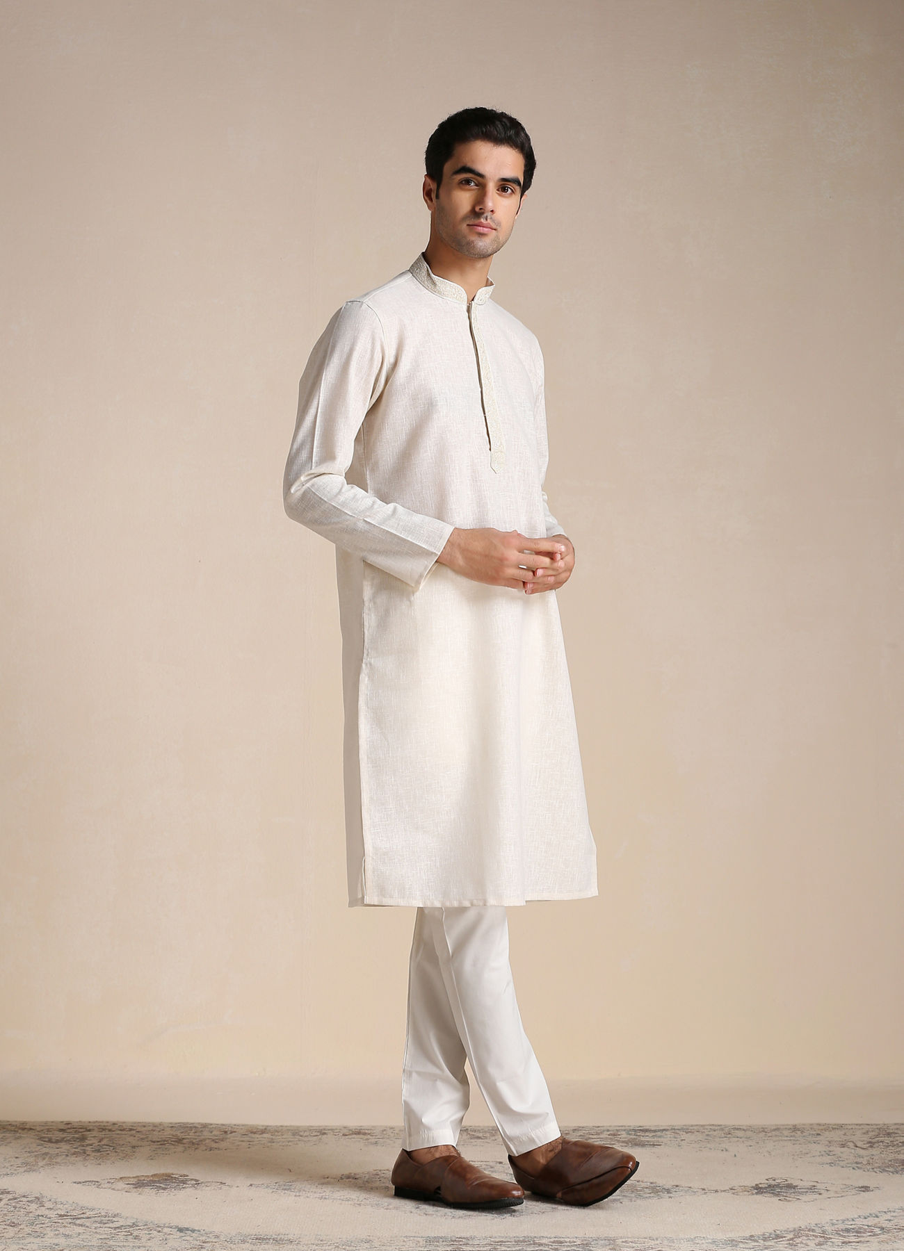 Manyavar Men Cream Kurta Pajama With Collar & Placket Embroidery