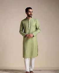 Manyavar Men Green Kurta With Embroidered Collar