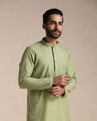 Manyavar Men Green Kurta With Embroidered Collar