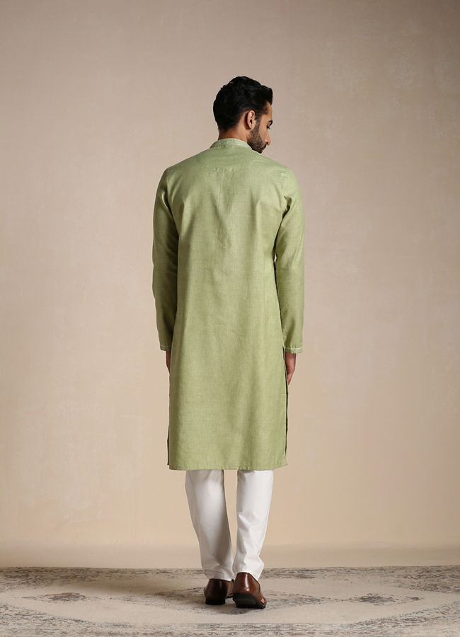 Manyavar Men Green Kurta With Embroidered Collar