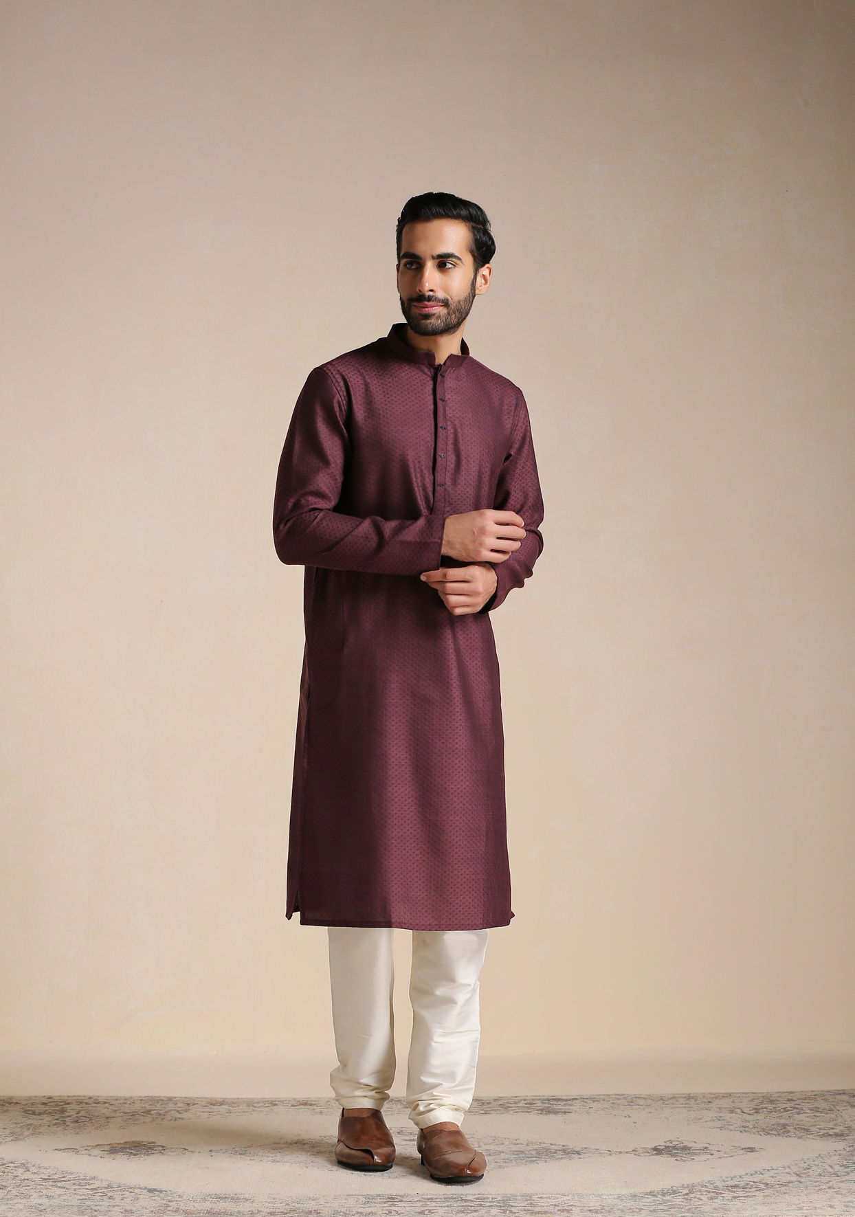 alt message - Manyavar Men Mauve Wine Dotted Patterned Kurta Set image number 1