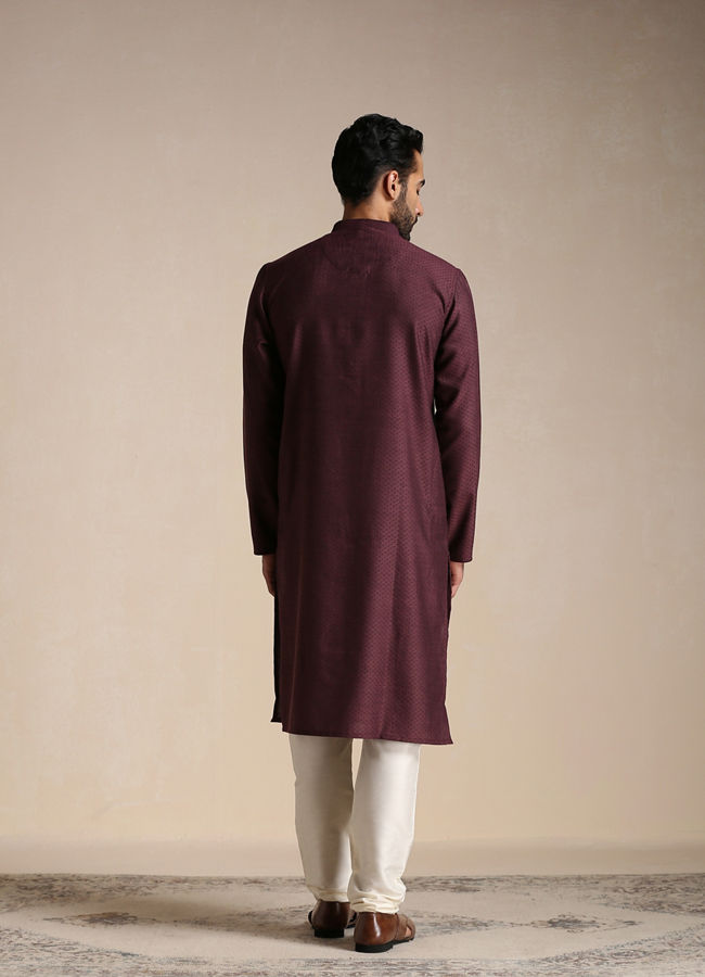 alt message - Manyavar Men Mauve Wine Dotted Patterned Kurta Set image number 3