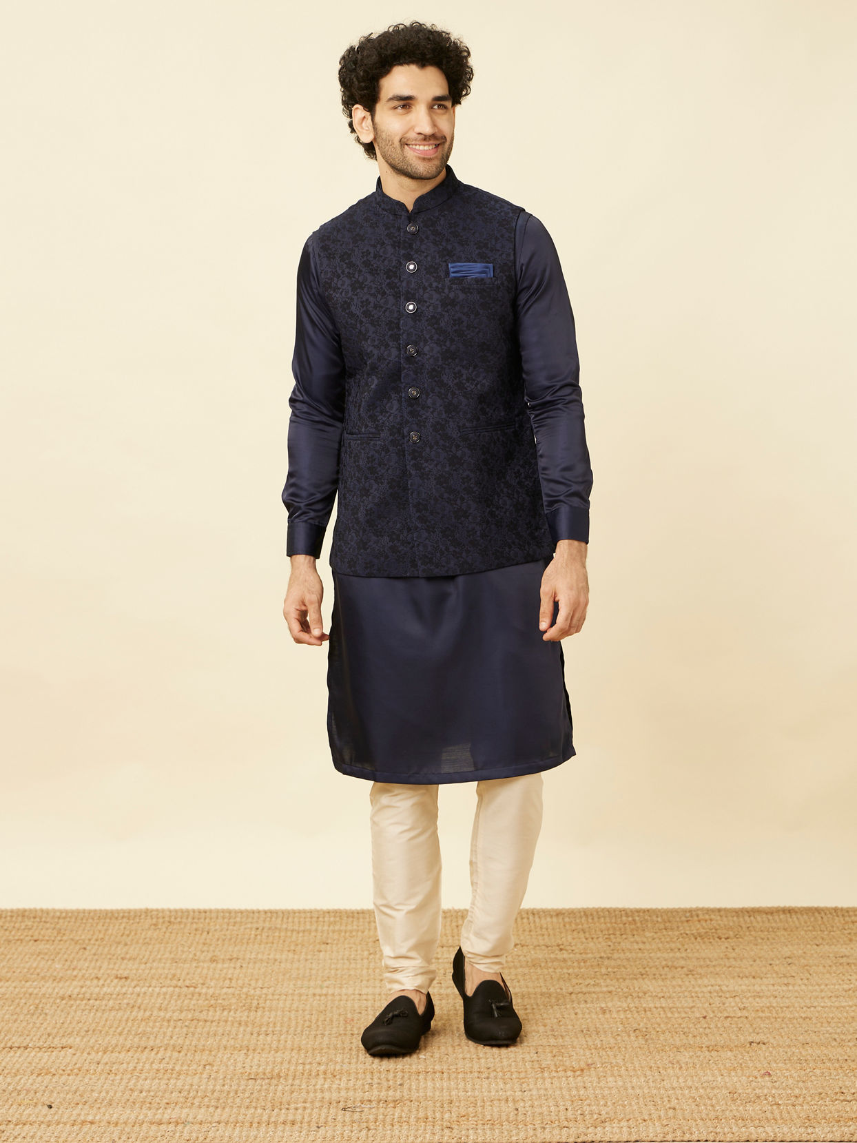 alt message - Manyavar Men Royal Blue Bel Buti Patterned Jacket image number 2