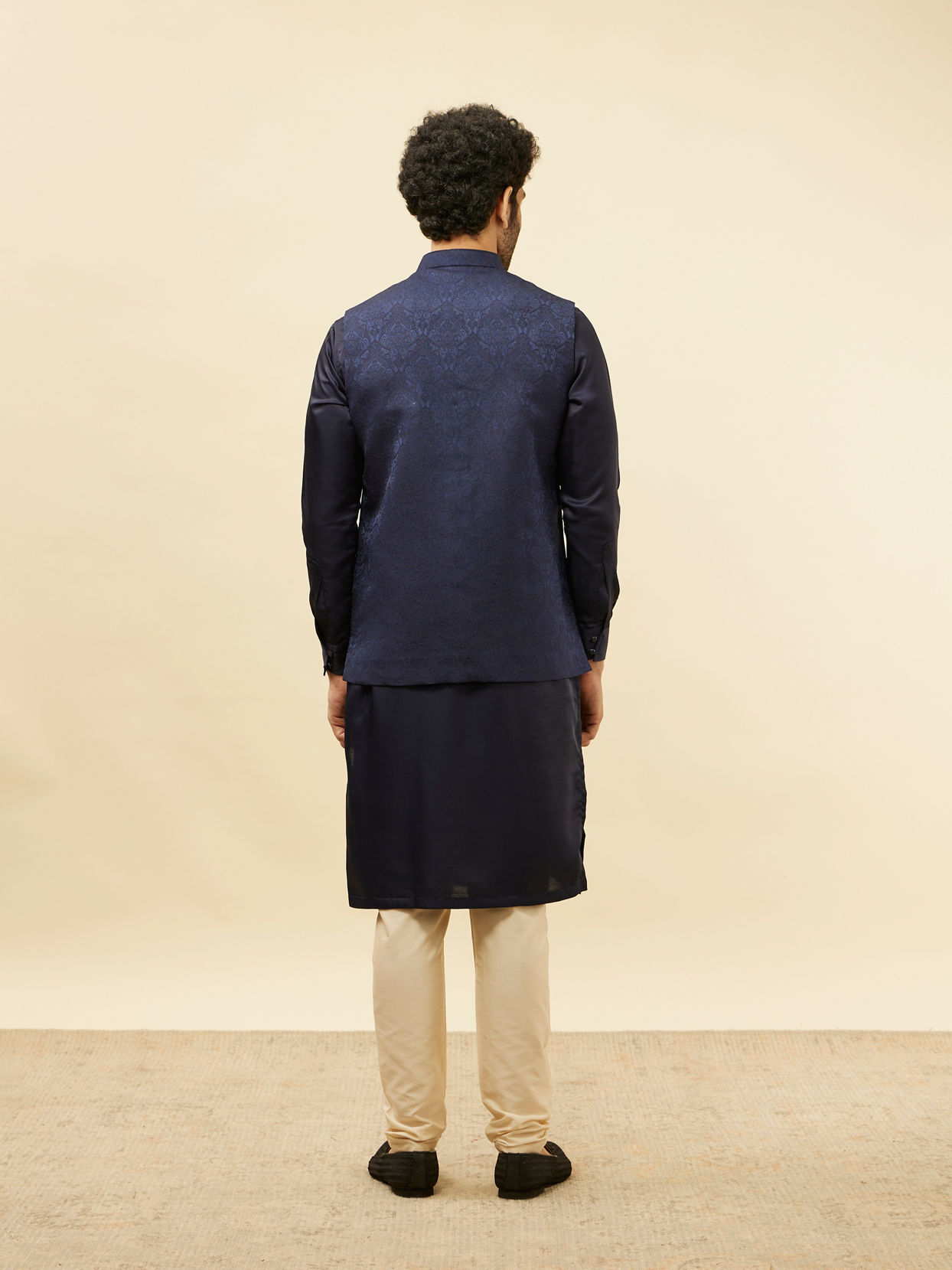 alt message - Manyavar Men Deep Blue Victorian Patterned Jacket image number 3