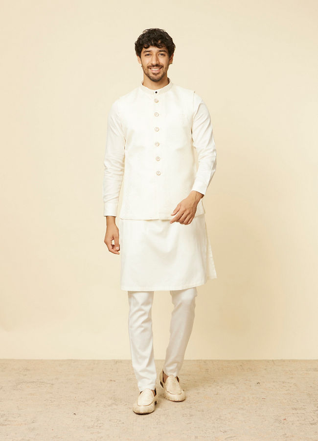 alt message - Manyavar Men Warm White Imperial Jaal Patterned Jacket image number 2