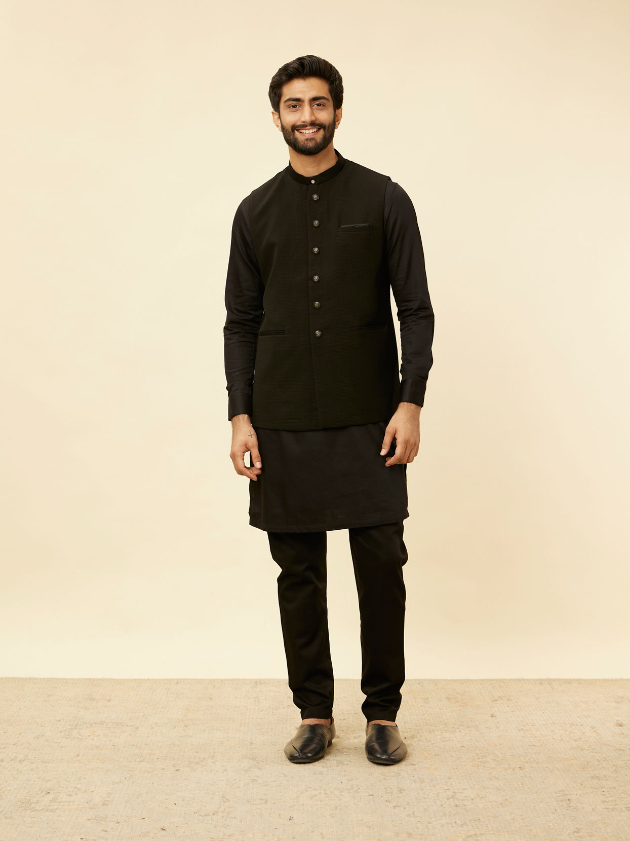 alt message - Manyavar Men Kohl Black Self Patterned Jacket image number 2