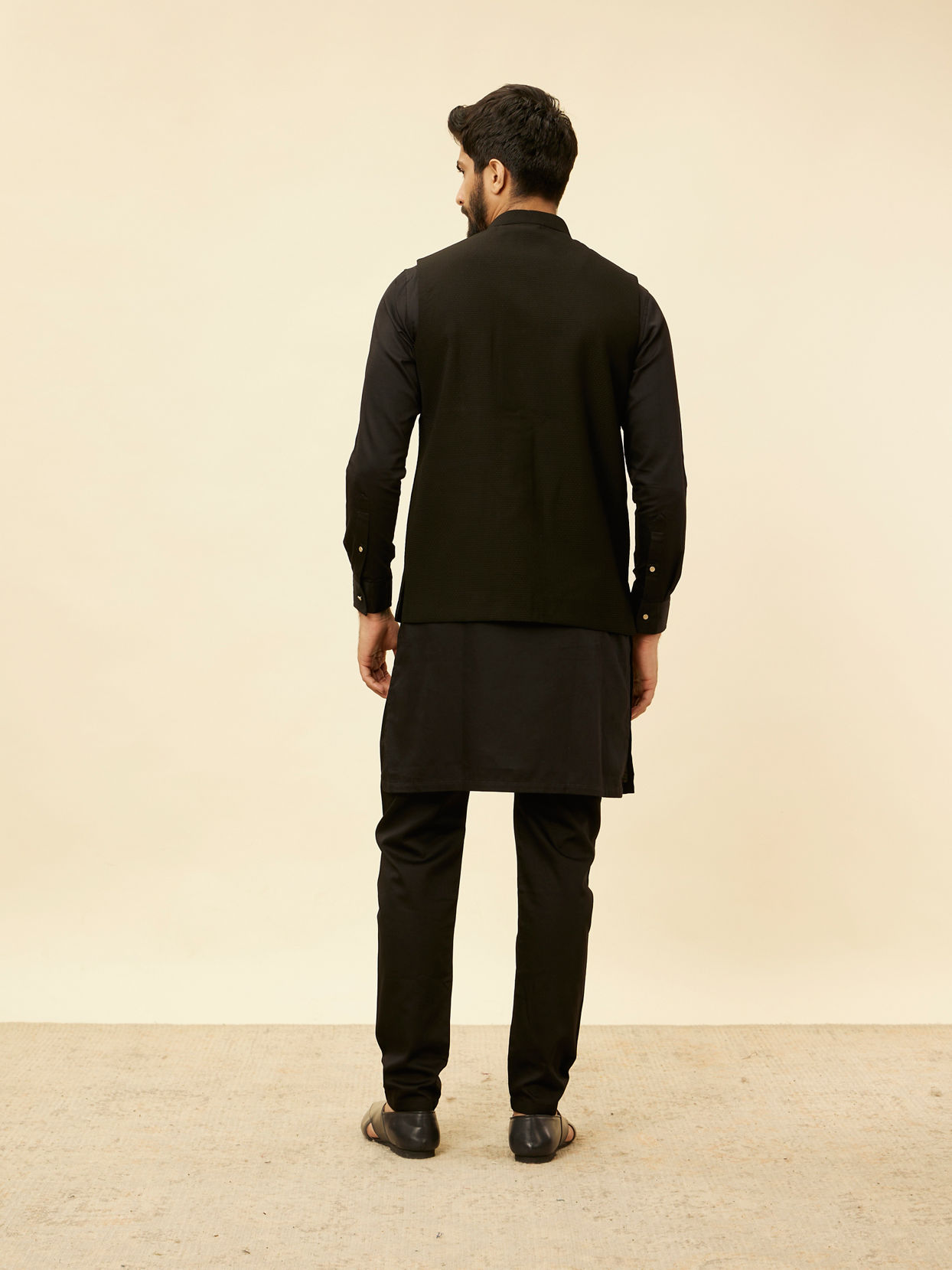 alt message - Manyavar Men Kohl Black Self Patterned Jacket image number 3