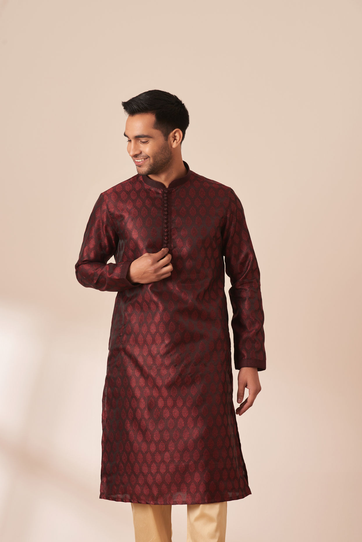 alt message - Manyavar Men Dark Maroon Jacquard Kurta Pajama image number 0