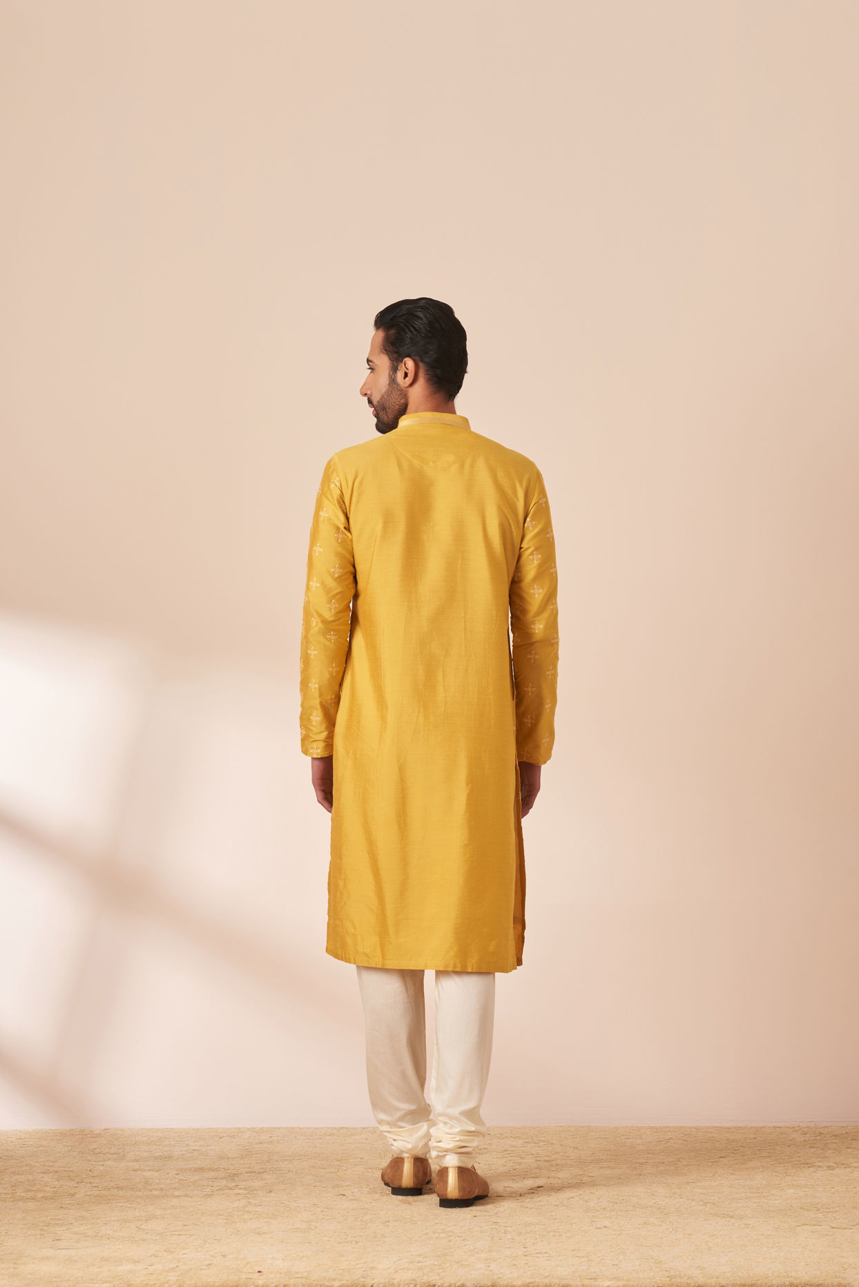 alt message - Manyavar Men Yolk Yellow Self Design Kurta Pajama image number 4