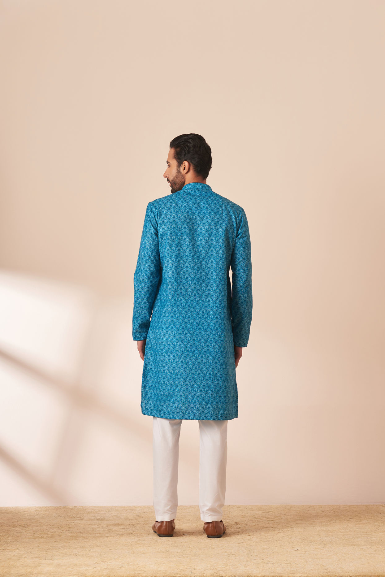 alt message - Manyavar Men Ocean Blue Printed Kurta image number 3