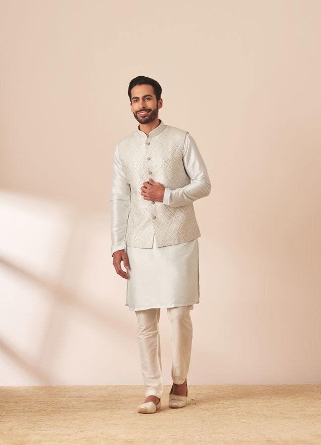 alt message - Manyavar Men Light Grey Patterned Kurta Jacket Set image number 5