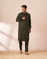 Manyavar Men Dark Green Plain Kurta Pajama