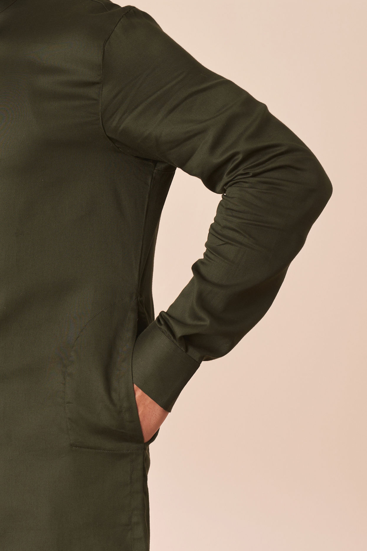 Manyavar Men Dark Green Plain Kurta Pajama