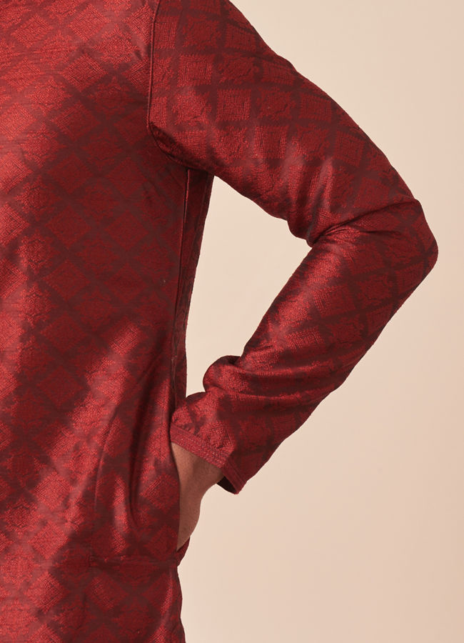 alt message - Manyavar Men Dark Maroon Jacquard Kurta Pajama image number 2