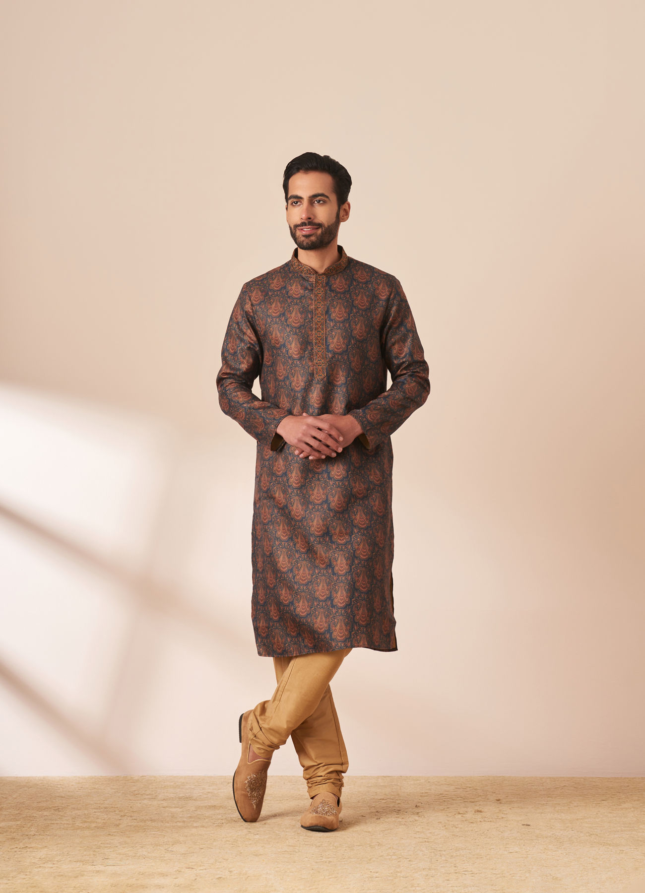 Manyavar Men Green Paisley Printed Kurta