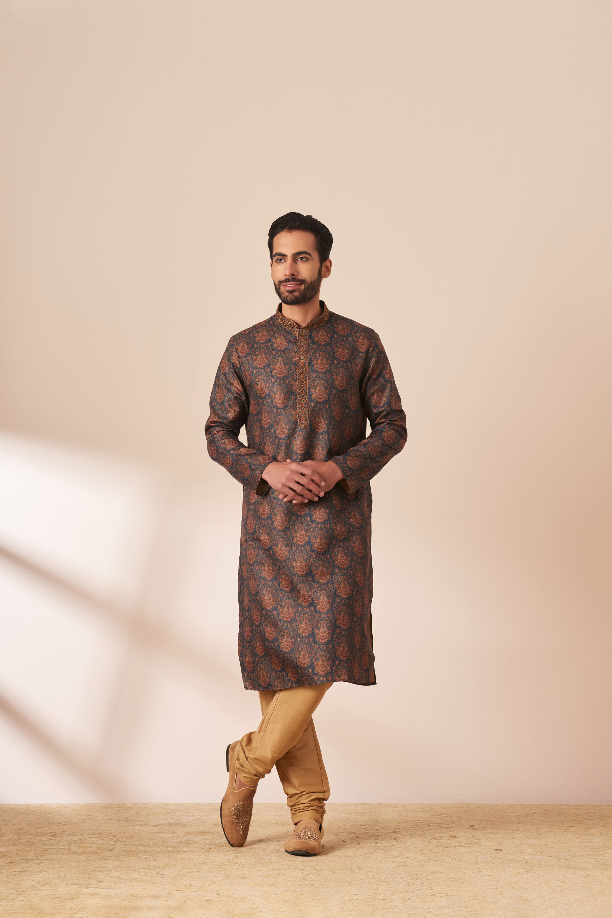 Manyavar Men Green Paisley Printed Kurta