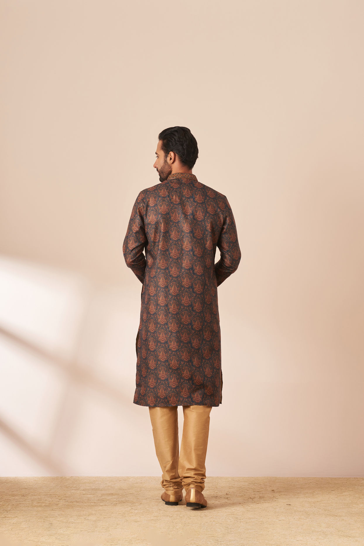 Manyavar Men Green Paisley Printed Kurta