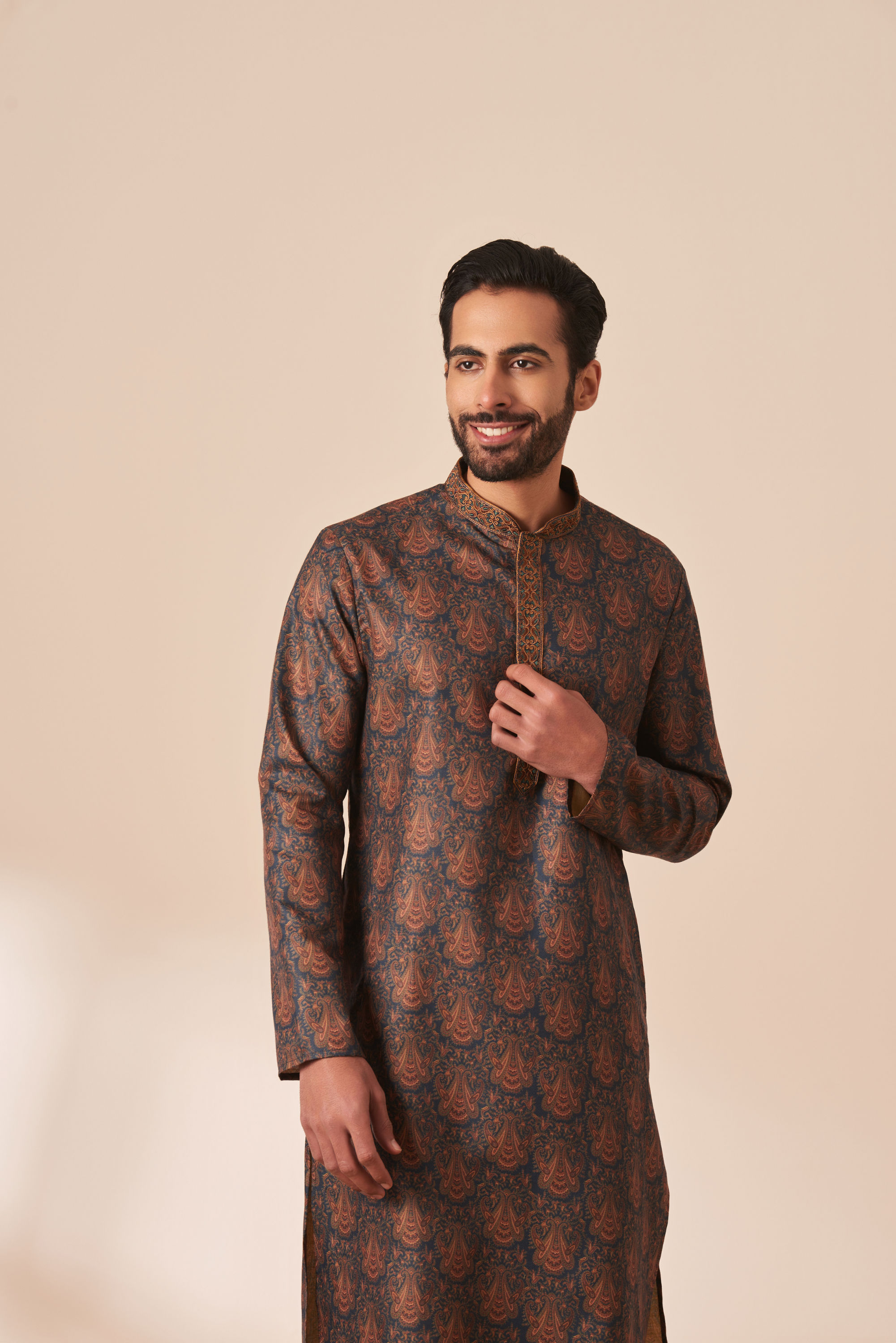 Manyavar Men Green Paisley Printed Kurta